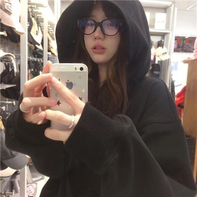 闹剧谜案